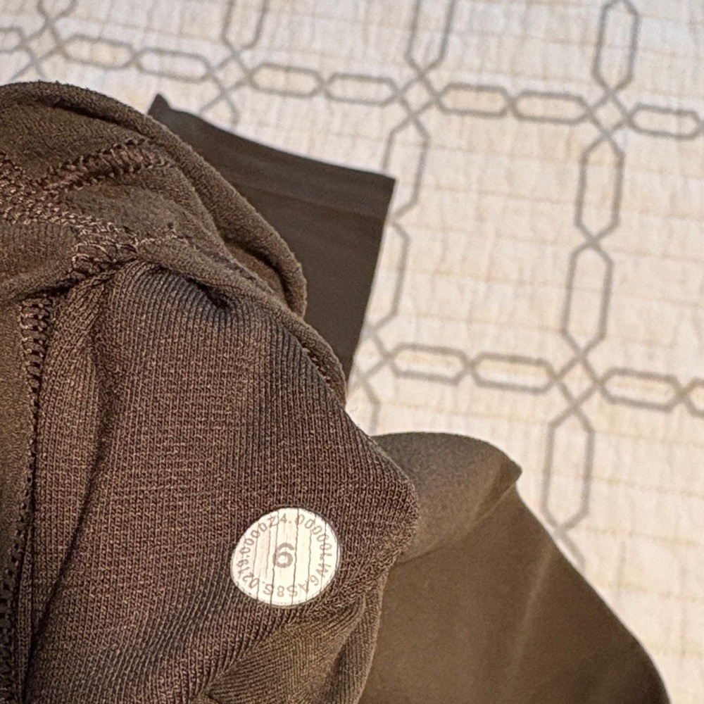 Cropped lululemon athletica Dark Olive Leggings - Picture 3 of 5